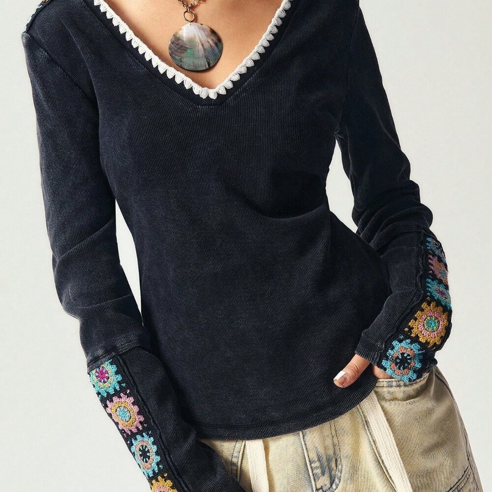 Black Casual Women's V-Neck Long Sleeve Crochet Patchwork T-Shirt - Picture 4 of 8